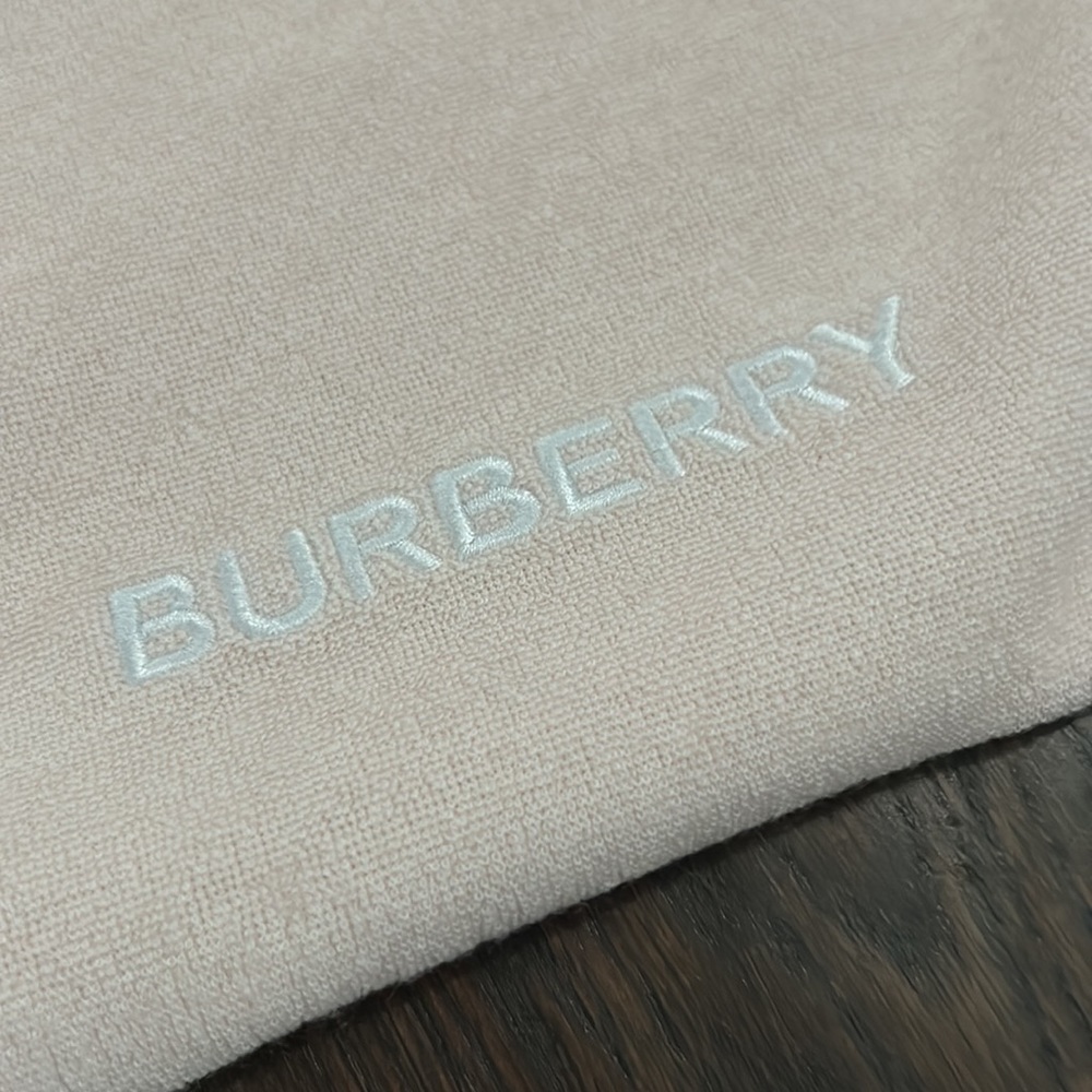 NEW ~ BURBERRY HER FRISBEE - Picture 6 of 8